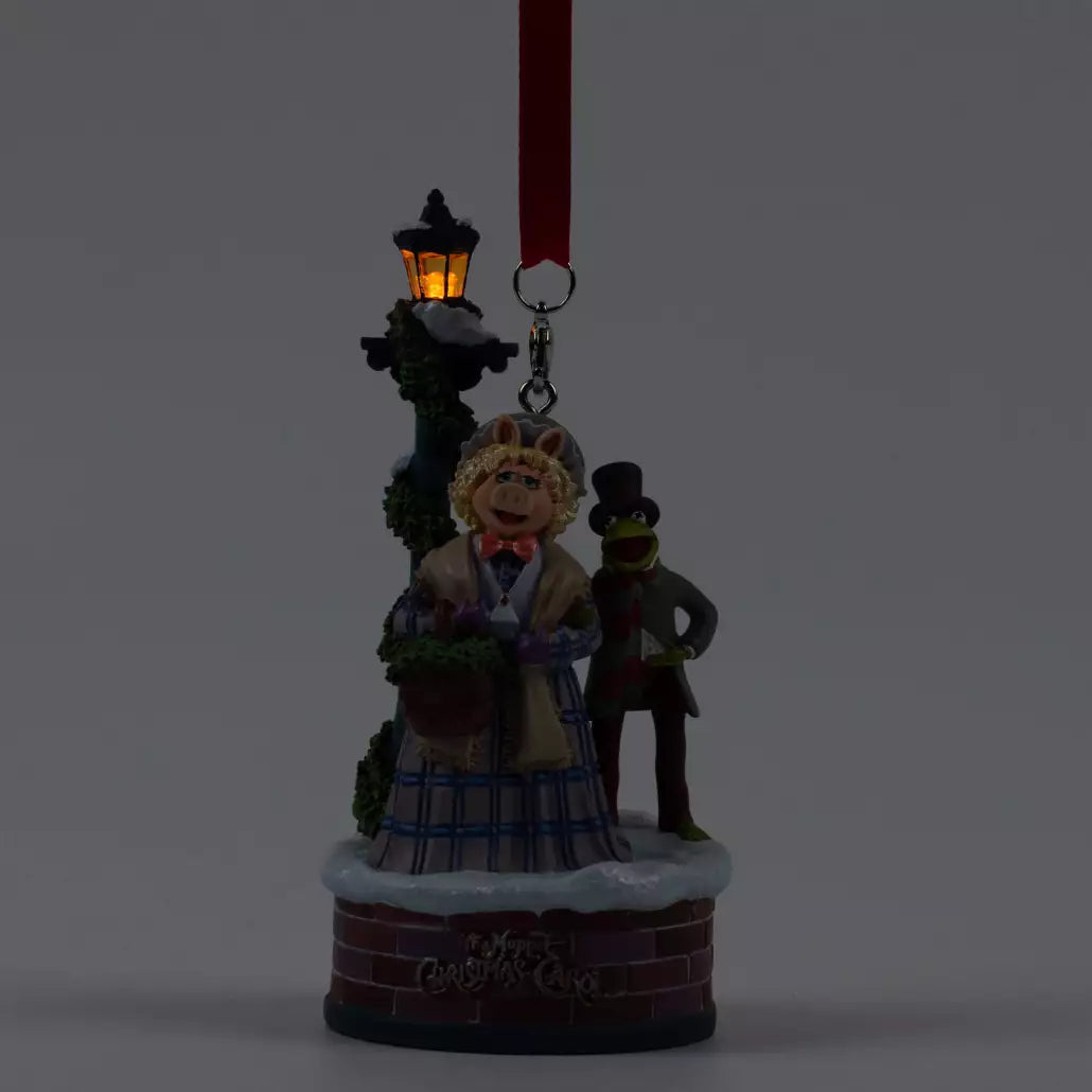 “Pre-order” HKDL - Kermit and Miss Piggy Sketchbook Ornament, The Muppet Christmas Carol