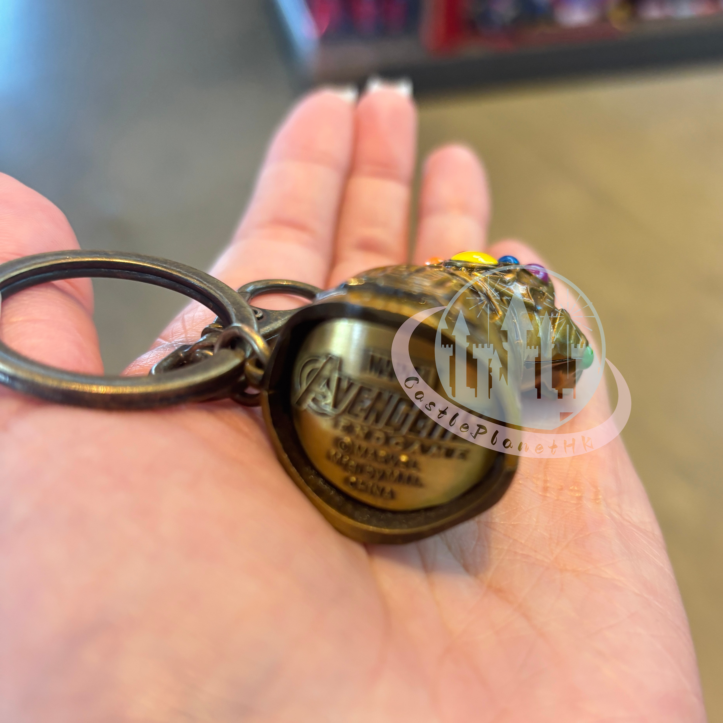 "Pre-Order" HKDL - Thanos Infinity Gauntlet Keychain, MARVEL