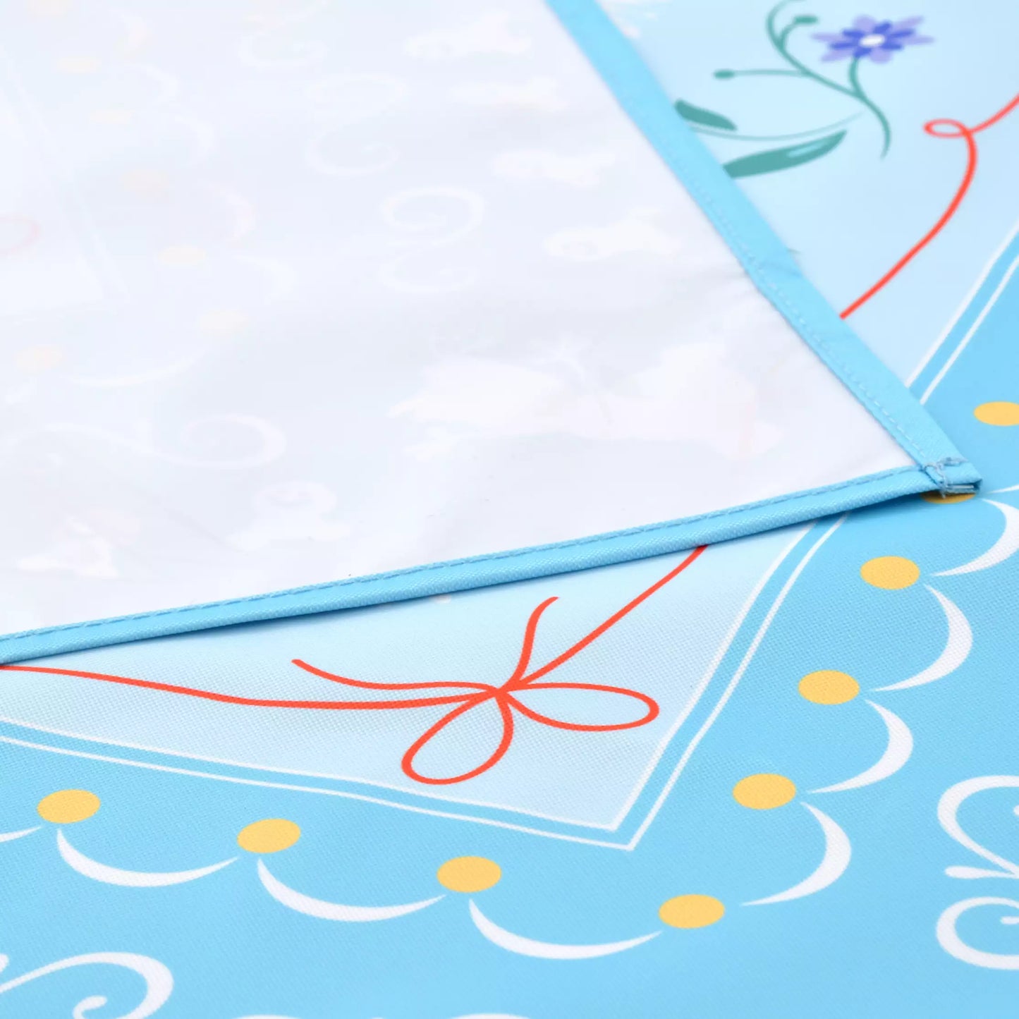 "Pre-Order" JDS - Anna & Elsa Picnic Blanket with Pouch, FROZEN FEVER 2026