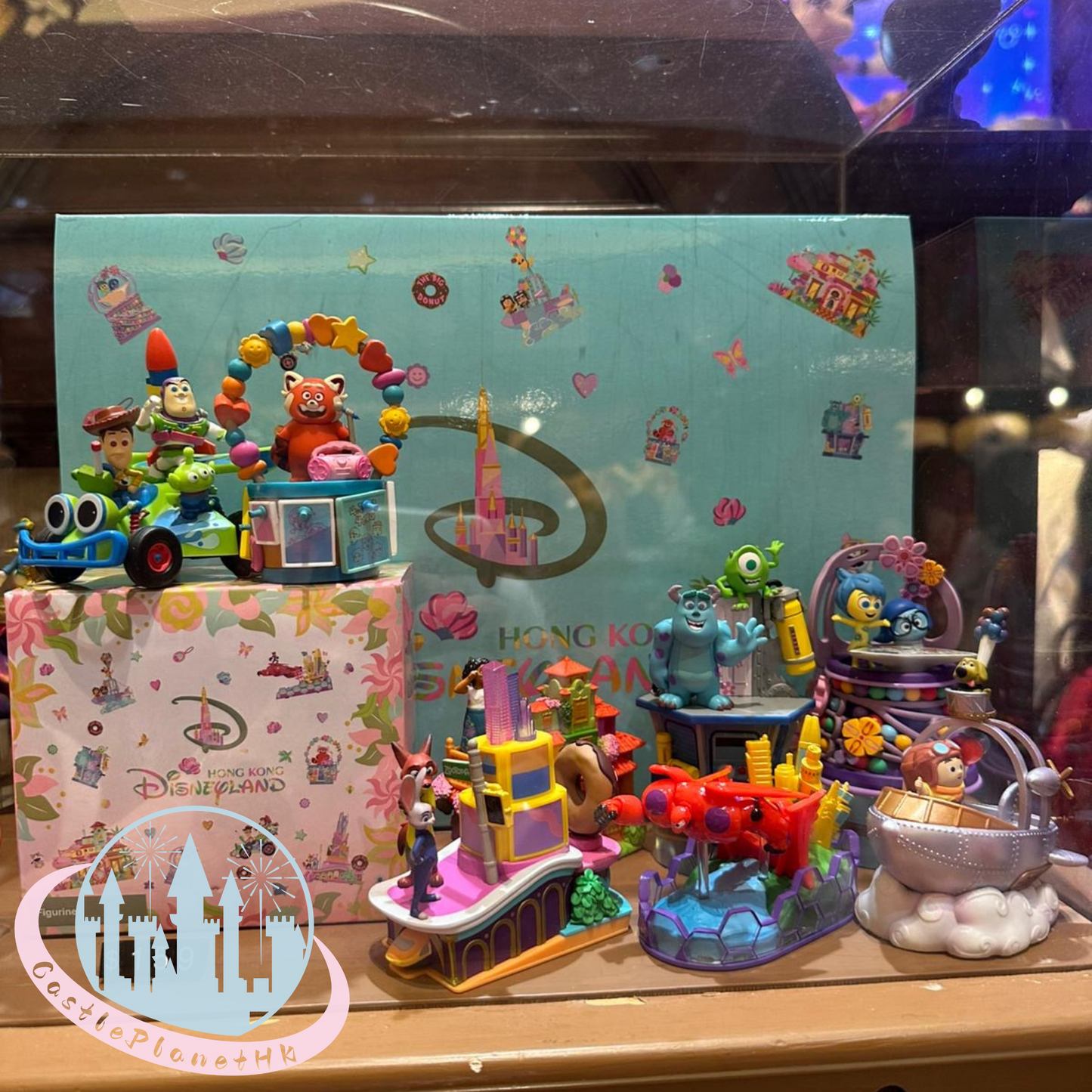 "Pre-Order" HKDL - Mickey & Friends Parade Float Mystery mini Figure, HKDL 20th Anniversary Grand Celebration