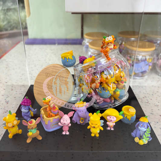 "Pre-Order" HKDL - Winnie the Pooh & Friends Mini Figurine Bottle (12 Randoms Mini Figure)