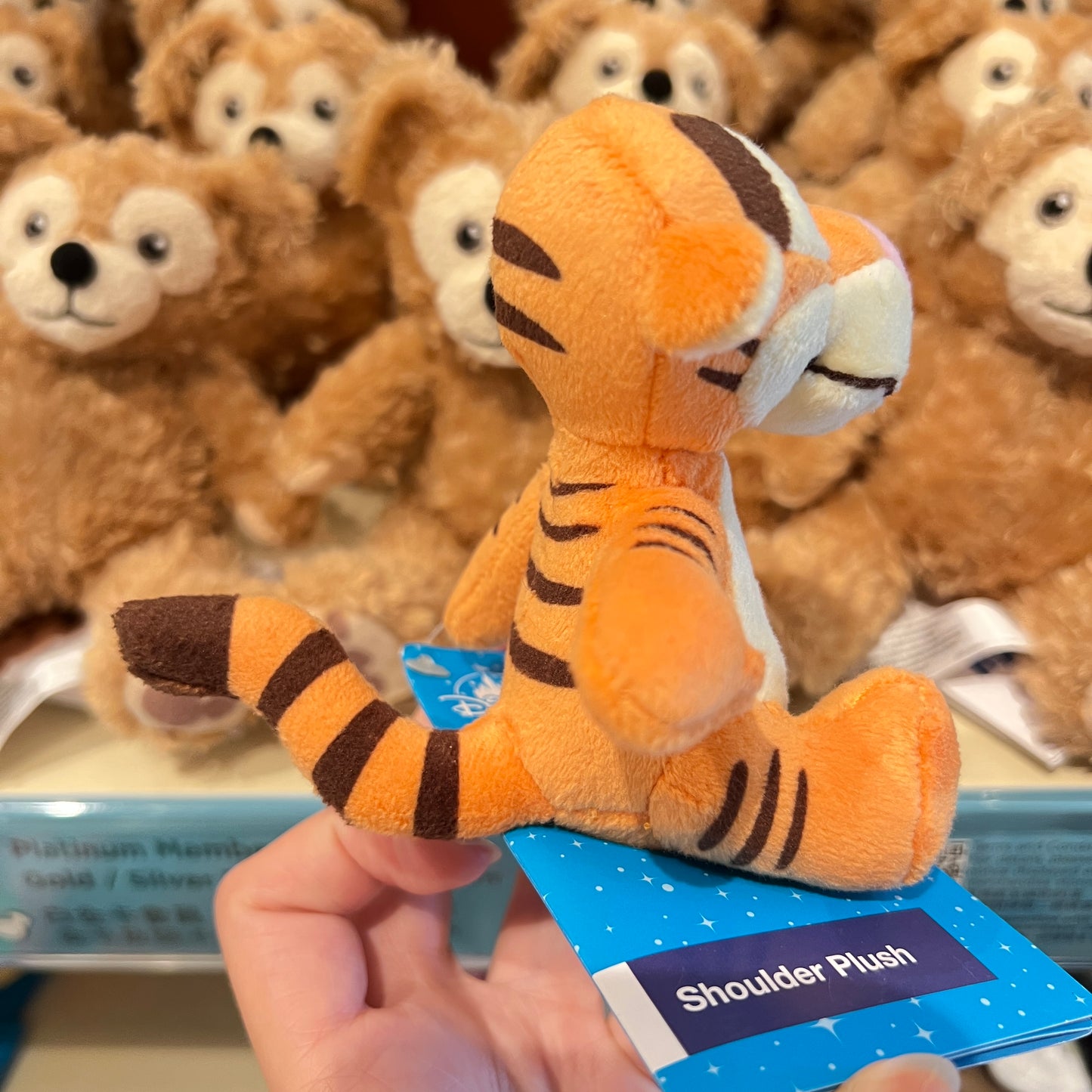 HKDL - Tigger Magnetic Shoulder Pal Plush【Ready Stock】