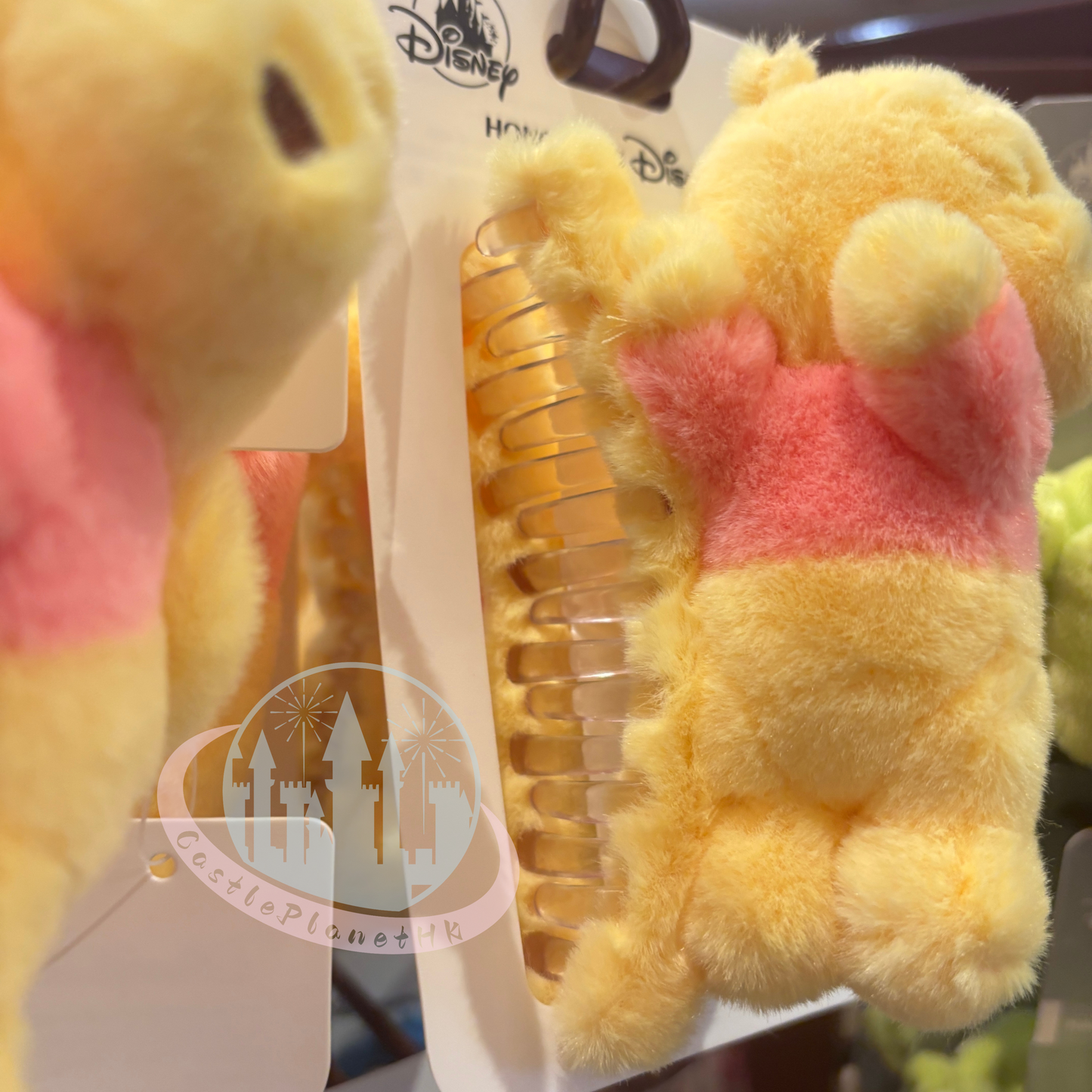 “Pre-order” HKDL - Winnie the Pooh Hair Clip with Hug