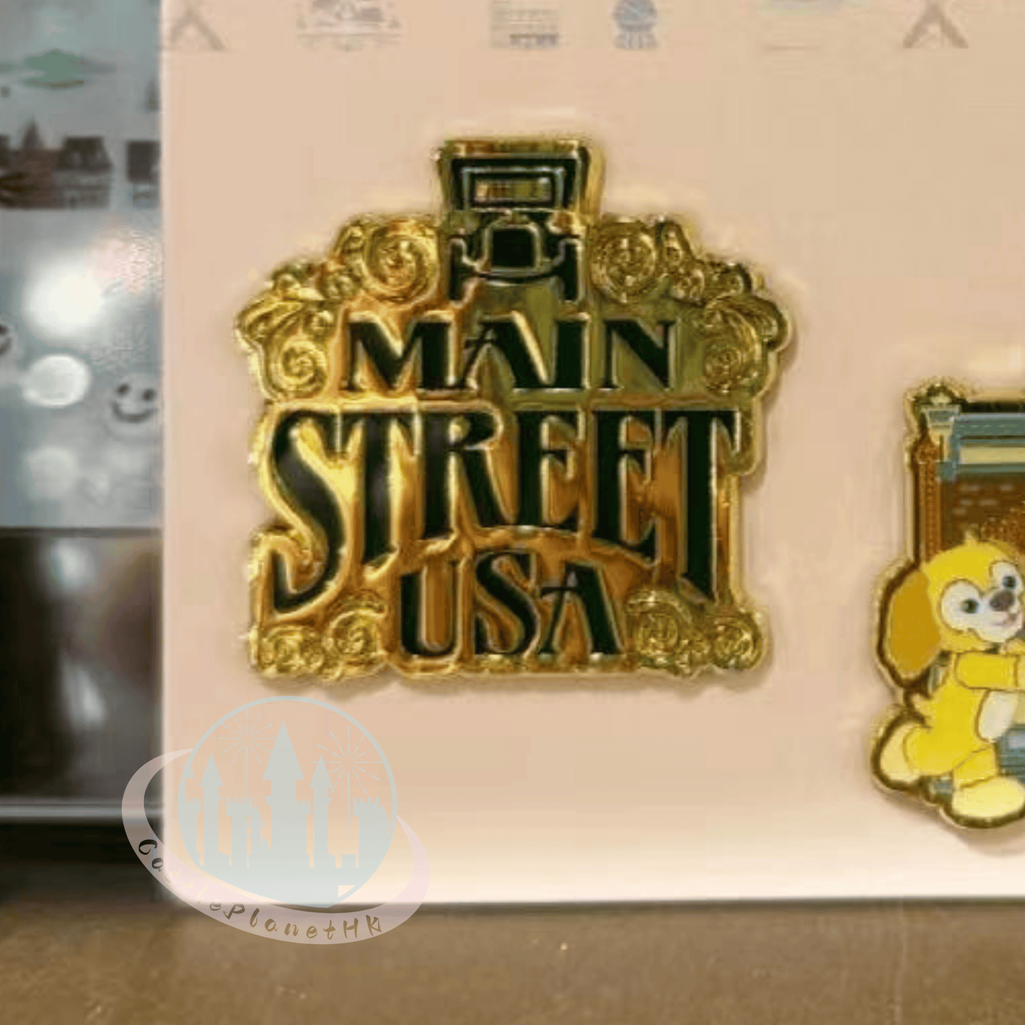 "Pre-Order" HKDL - Duffy & CookieAnn "Main Street U.S.A." Pin set, Park Area Themed 2026