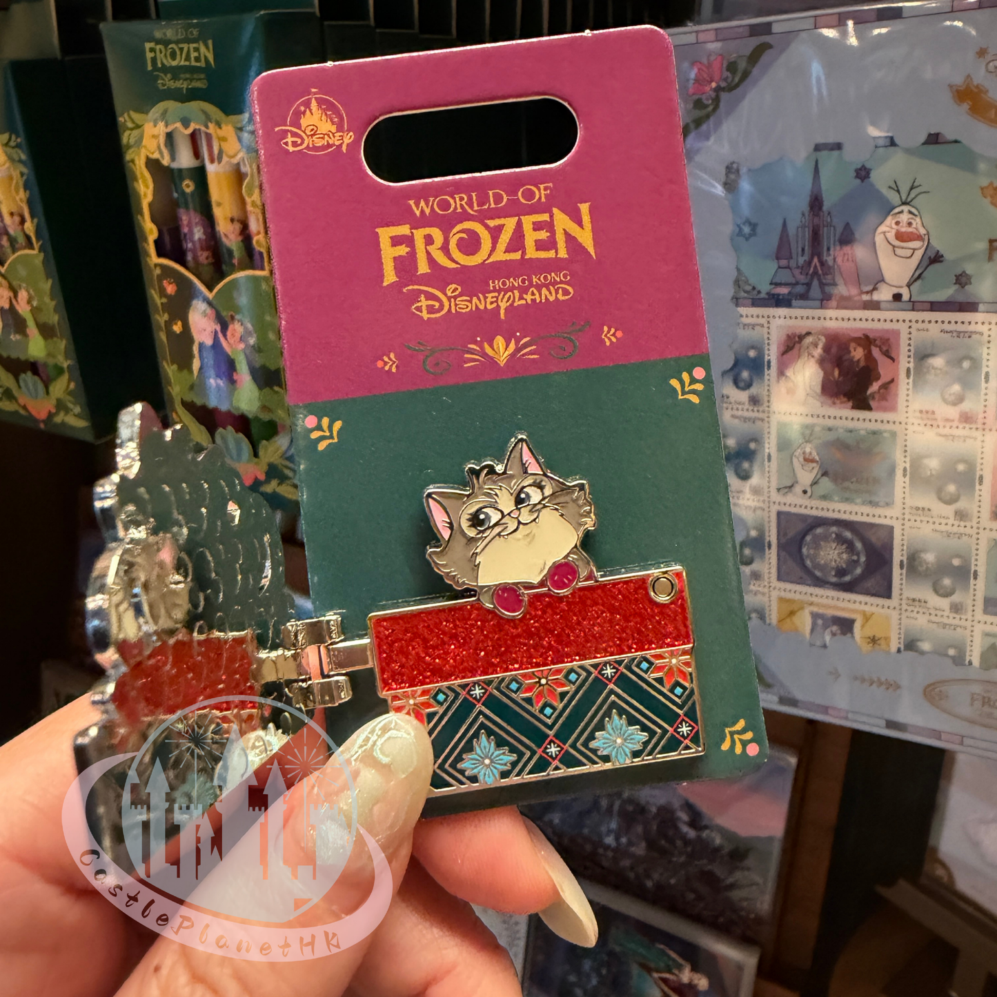 "Pre-Order" HKDL - Elsa and Anna Holiday Box Pin, World of Frozen