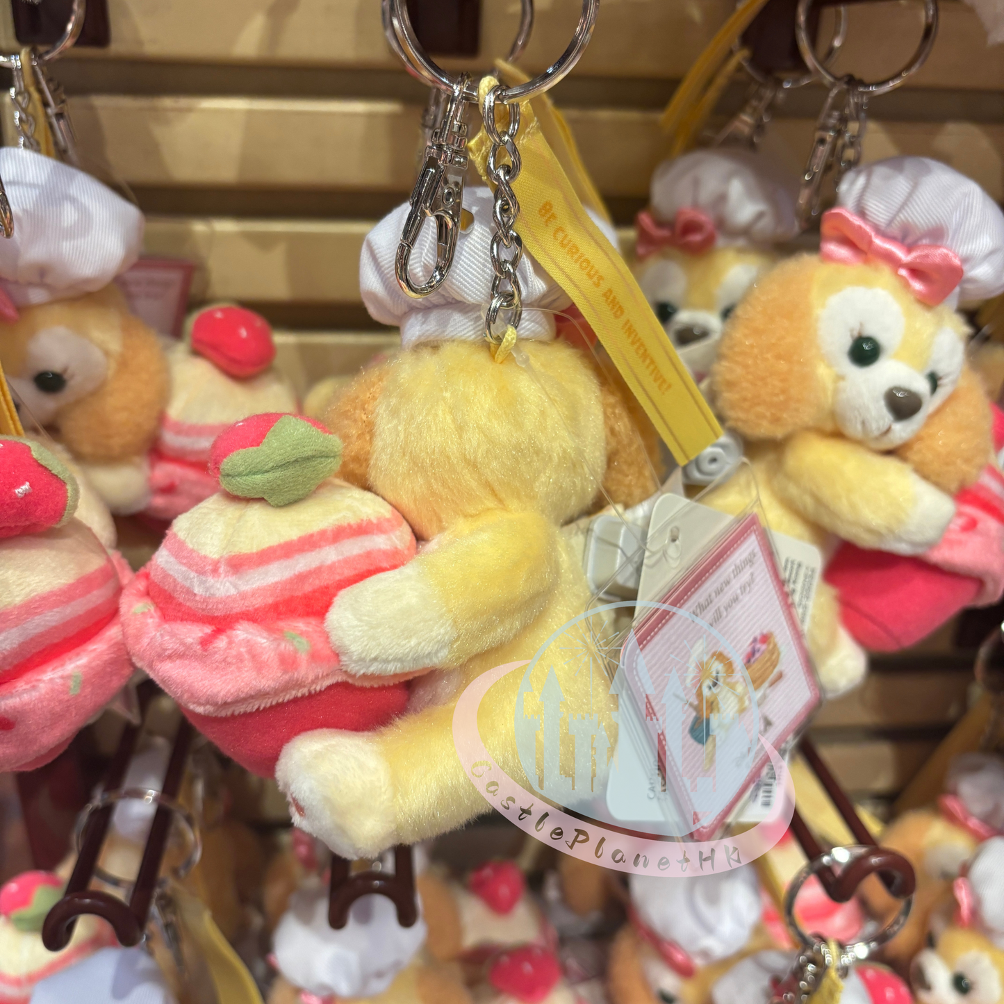 "Pre-Order" HKDL - Cookieann Bag Charm (Duffy & Friends - Sitting Pose 2025)