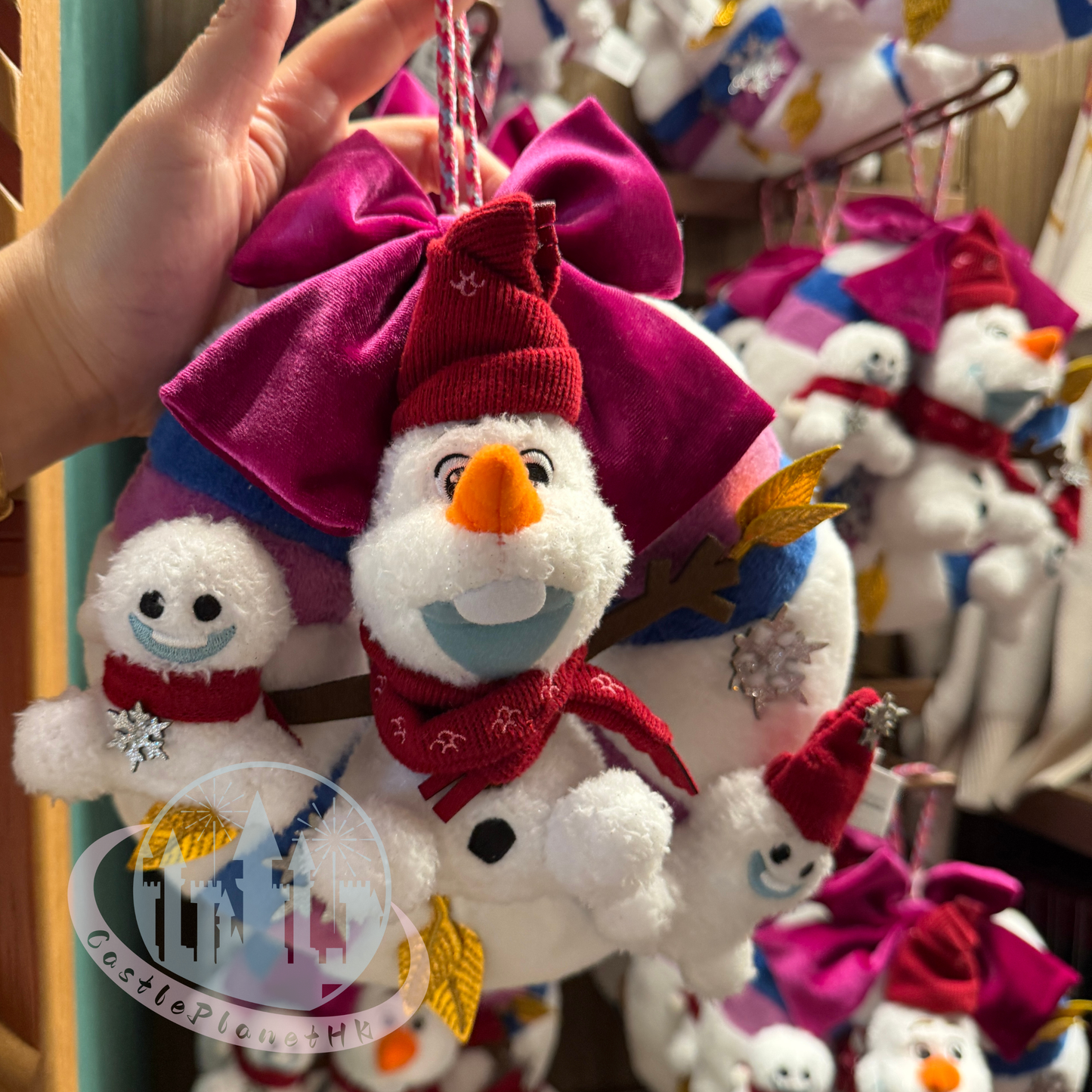 “Pre-order” HKDL - Scarf Olaf and Snowgie Christmas Plush Wreath,World of Frozen