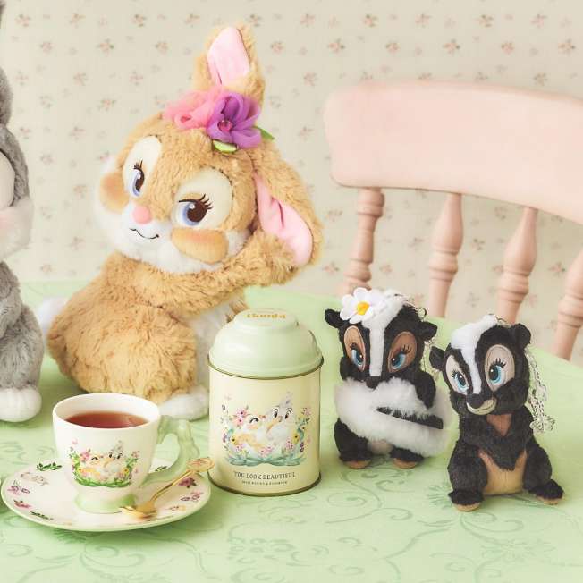 "Pre-Order" JDS - Miss Skunk/Petunia Plush Keychain, Bambi, Disney Spring Romance 2026