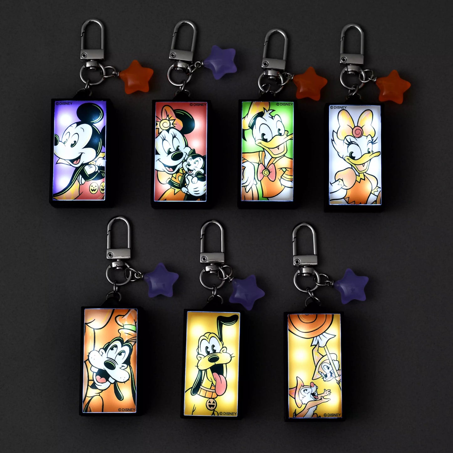 "Pre-Order" JDS - Mickey & Friends Secret Light Up Keychain Blind Box, Disney Halloween 2026