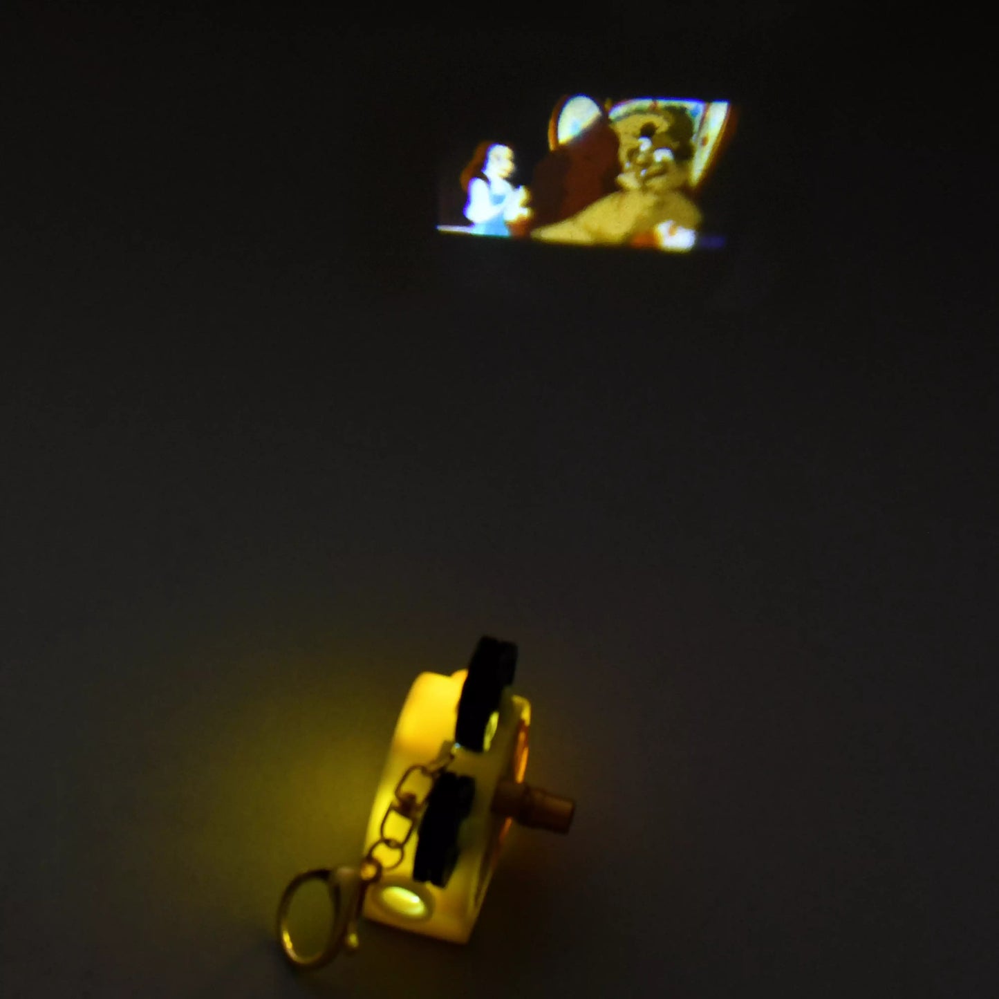 "Pre-Order" JDS - Beauty and the Beast Belle Light-Up Keychain, Projector Key Chain Fes