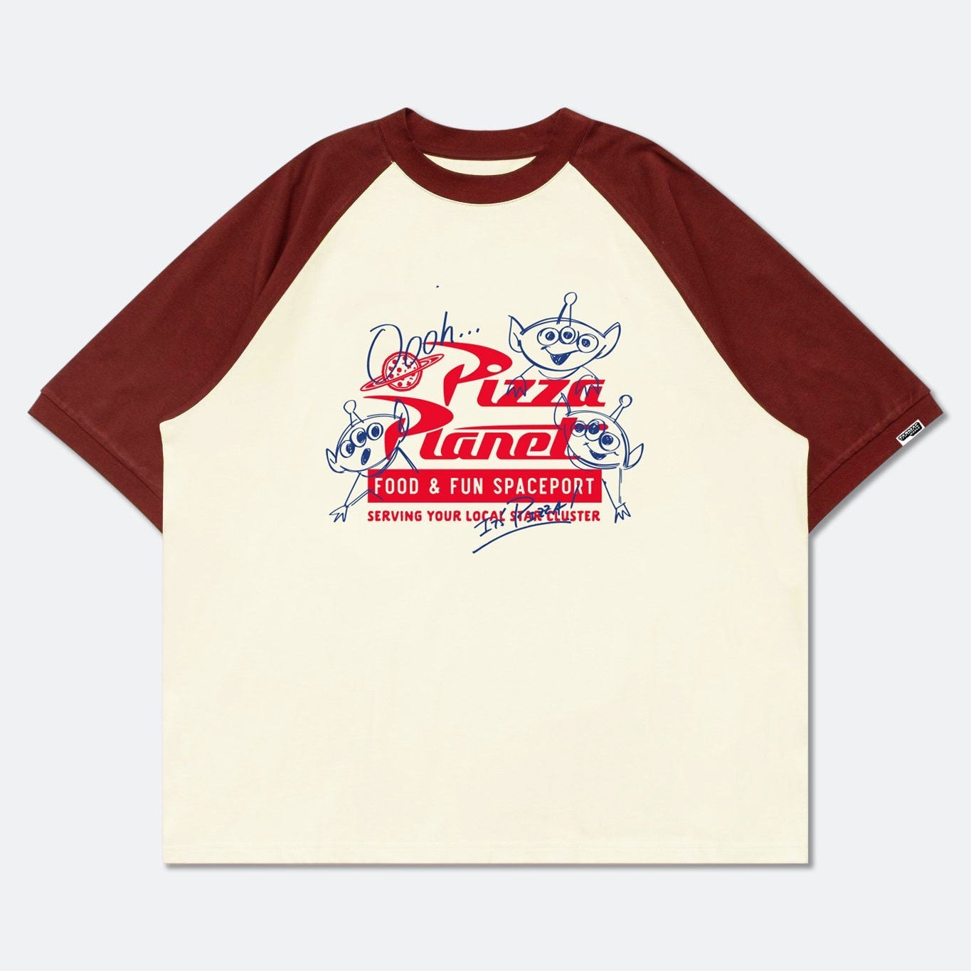 “Pre-order” HKDL - PIZZA PLANET HAND DRAWN RAGLAN TEE for Adults, TOY STORY X GROCERY 2026