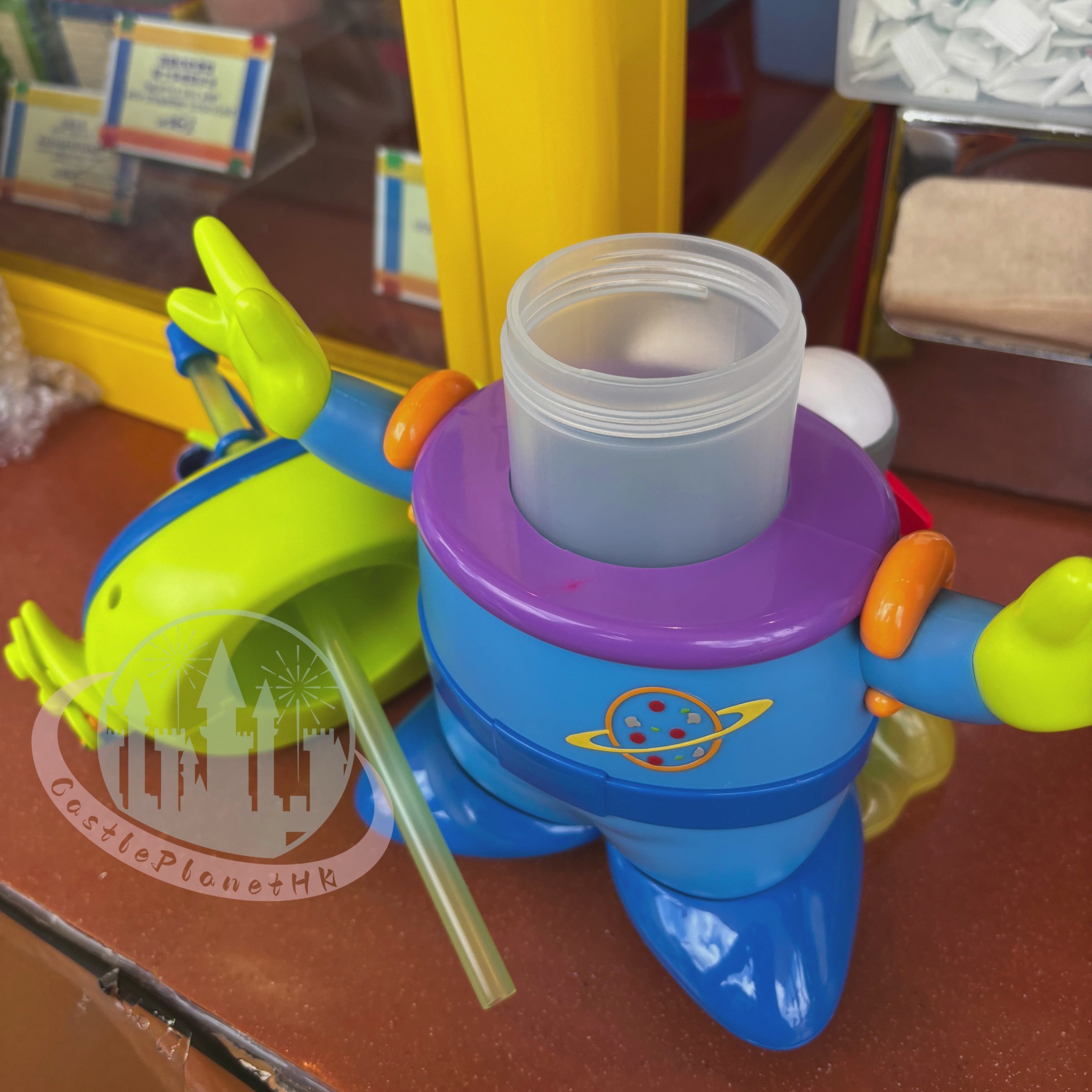Pre-order” HKDL - Alien “Little Green Men” Souvenir Sippers Drop