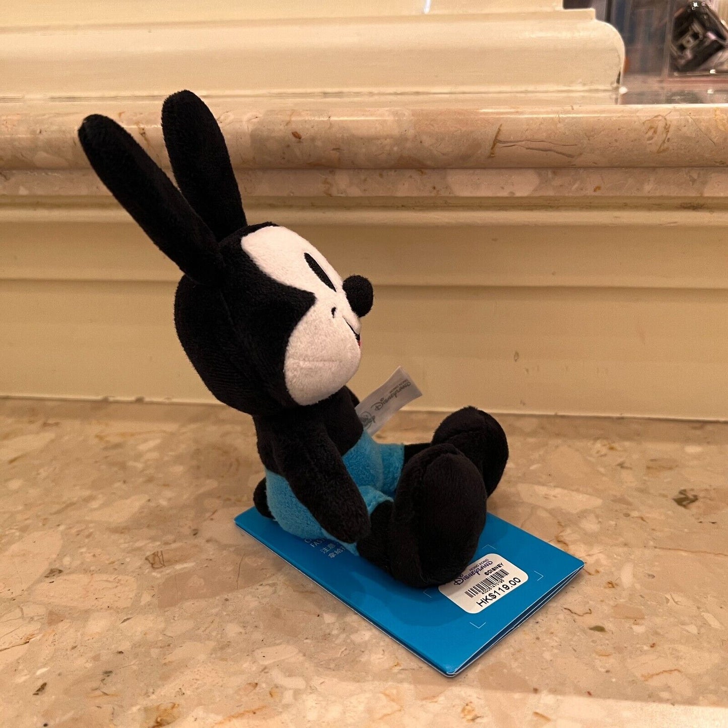 HKDL - Oswald  Magnetic Shoulder Pal Plush【Ready Stock】